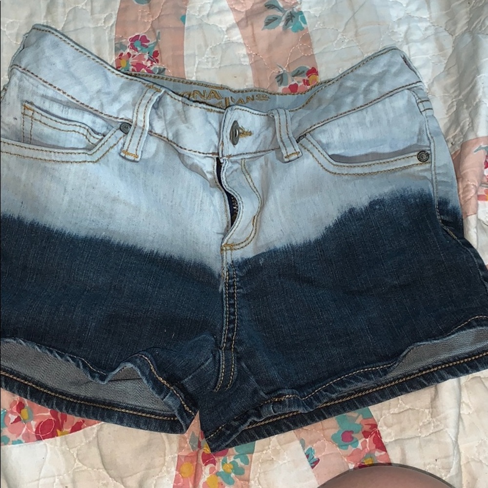 Half bleached jean shorts.